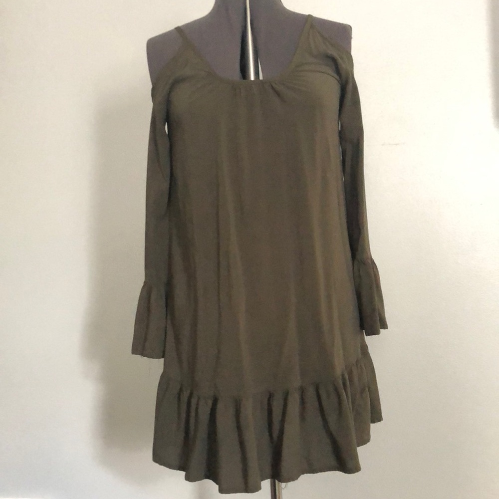 Green peekaboo shoulder dress